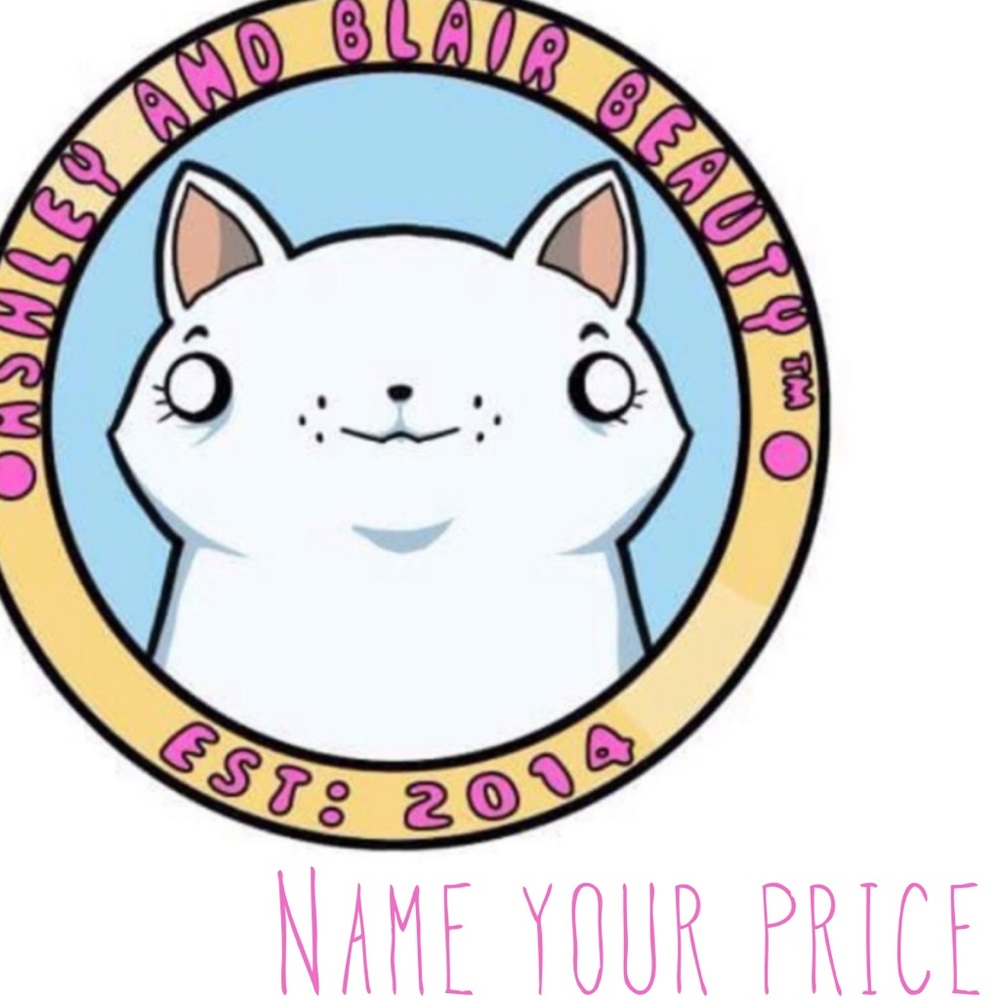 Open to offers! 💕 Name your price 💗